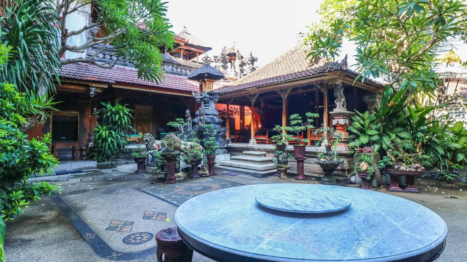 Capital O 1666 Grand Pudjawan Hotel Near Kuta Beach Индонезия